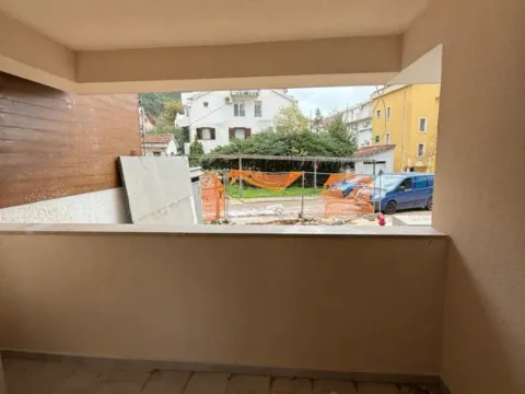 Sale, studio apartment, 35m², Adok, Budva - image 6