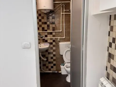 Prodaja, poslovni prostor, 140m², Kalenić Pijaca, Vračar Sve Podlokacije - image 11