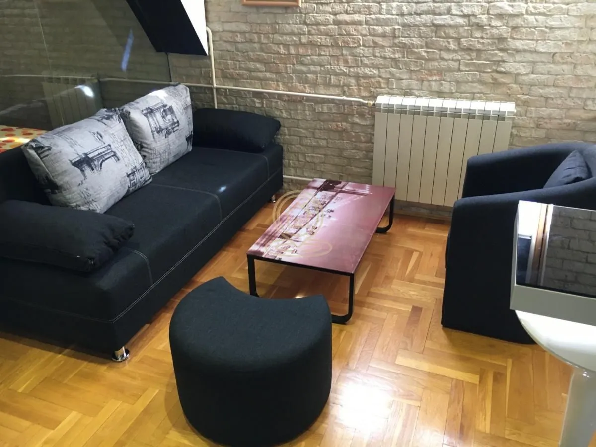 Izdavanje, jednosoban stan, 36m², Đeram Pijaca, Beograd