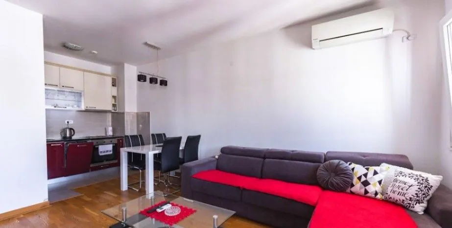 Izdavanje, jednosoban stan, 45m², City Kvart, Podgorica