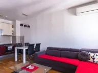 Izdavanje, jednosoban stan, 45m², City Kvart, Podgorica - image 1