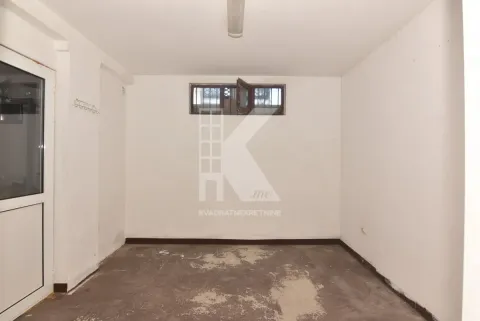 Prodaja, kuća, 752m², Zelenika, Podgorica - image 7