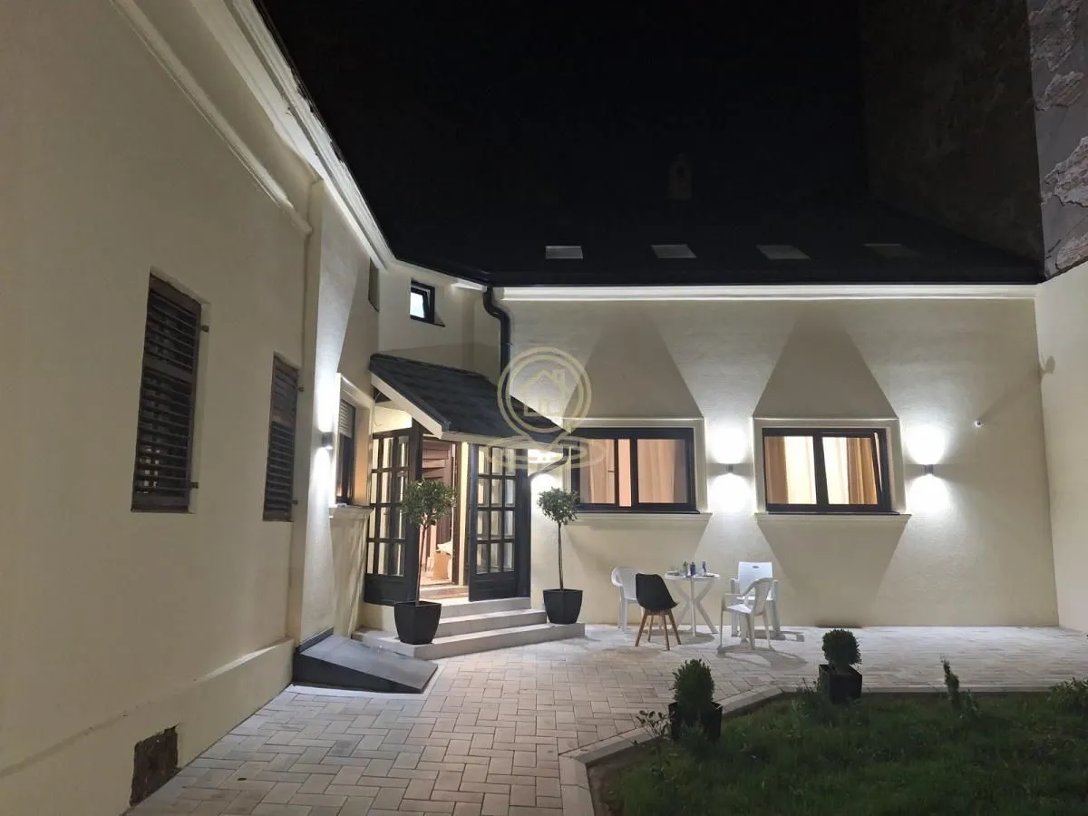 Izdavanje, poslovni prostor, 125m², Slavija, Vračar Sve Podlokacije