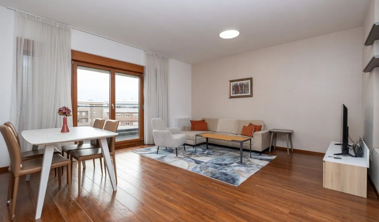 Izdavanje, četvorosoban stan, 127m², Master Kvart, Podgorica