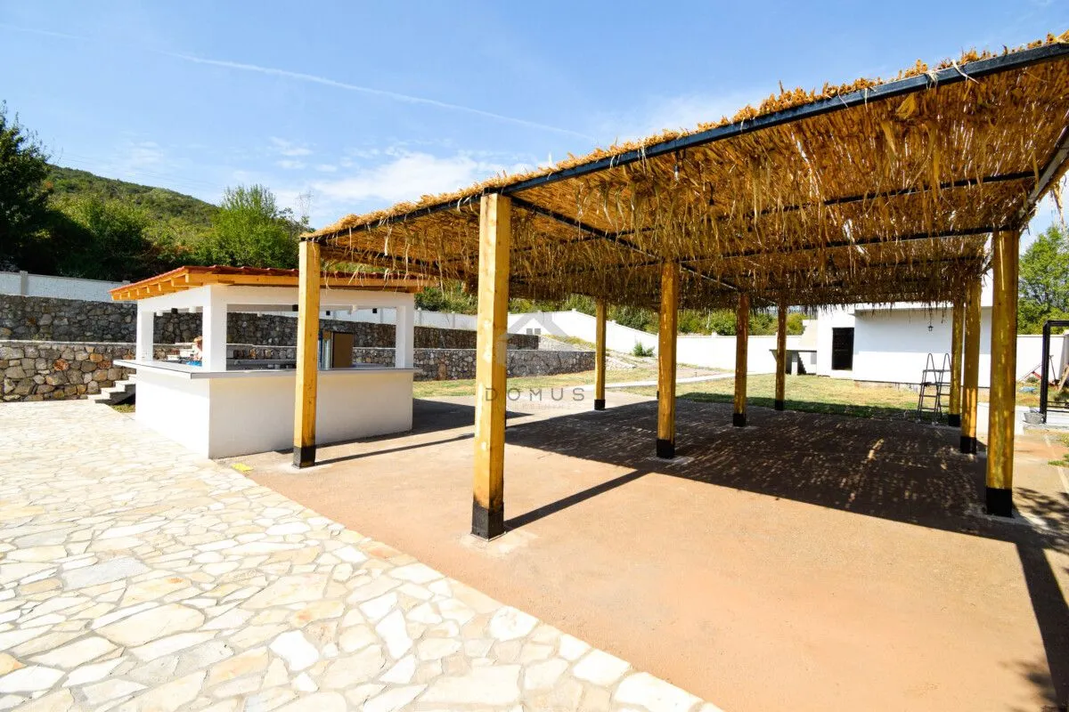 Prodaja, kuća, 250m², Podgorica, Crna Gora