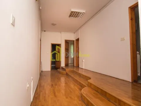 Izdavanje, kuća, 400m², Momišići, Podgorica - image 6