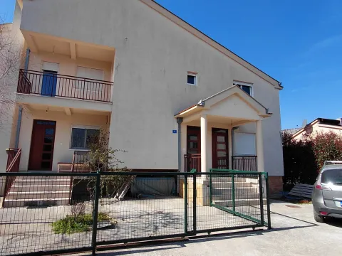 Rent, house, 220m², Tološi, Podgorica - image 10