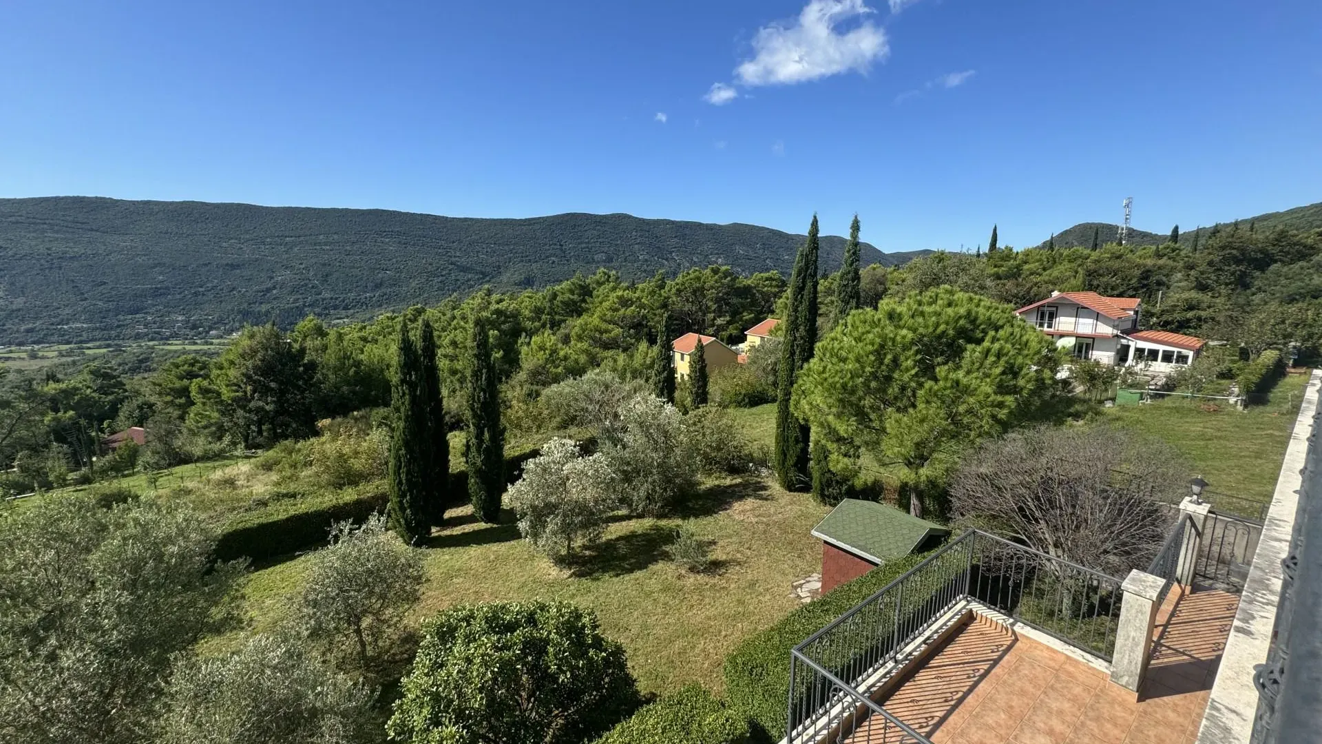 Prodaja, kuća, 307m², Mojdež, Herceg Novi