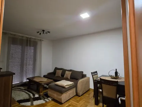 Stan in Stari Aerodrom