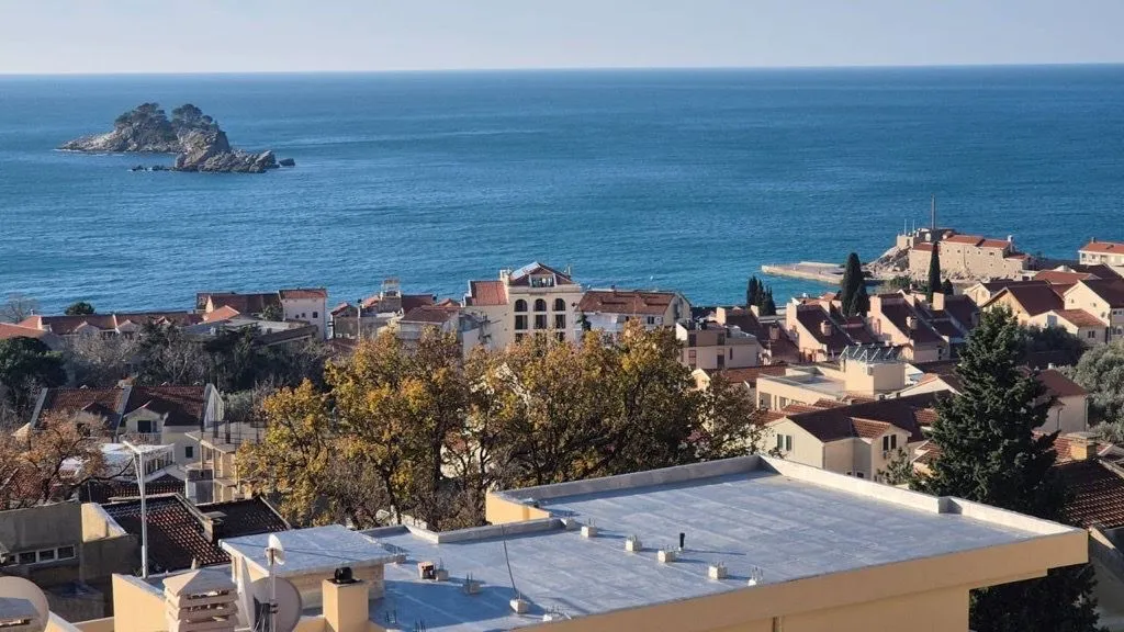 Sale, three bedroom apartment, 169m², Petrovac, Budva