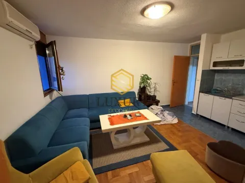 Izdavanje, jednosoban stan, 40m², Blok 5, Podgorica - image 9