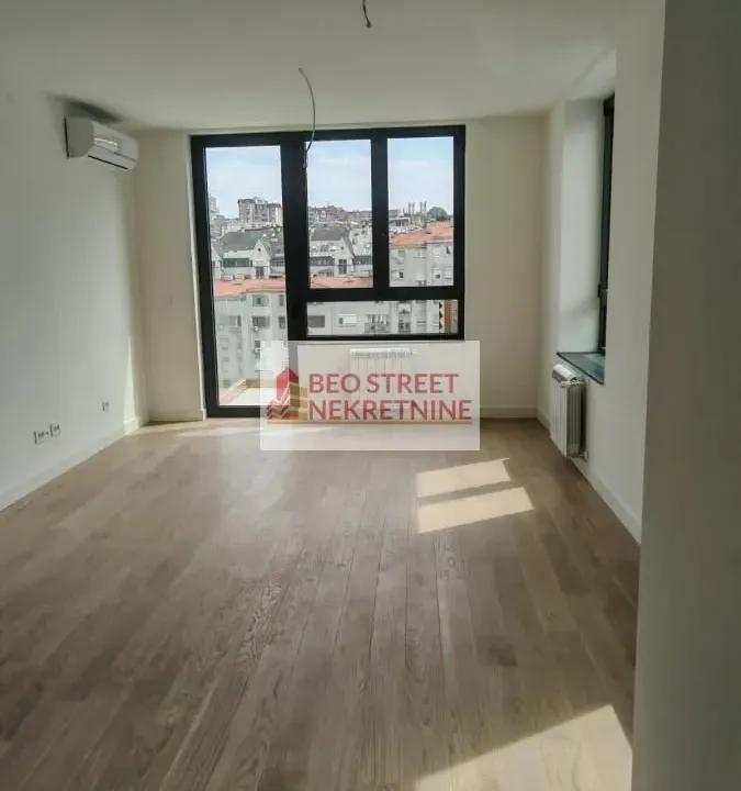 Izdavanje, trosoban stan, 80m², Savski Venac, Beograd