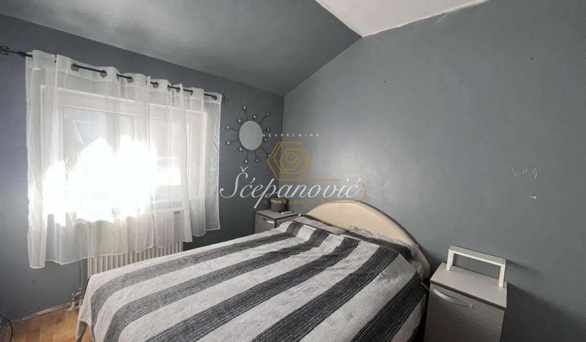 Prodaja, trosoban stan, 75m², Petrovaradin, Novi Sad