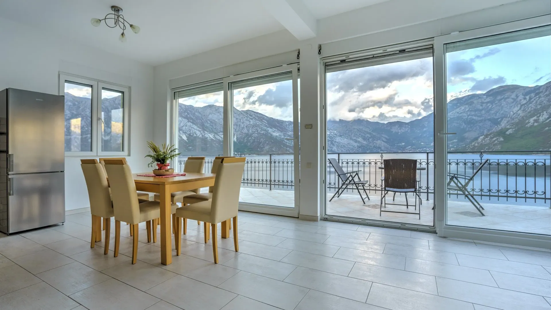 Sale, house, 358m², Kostanjica, Kotor