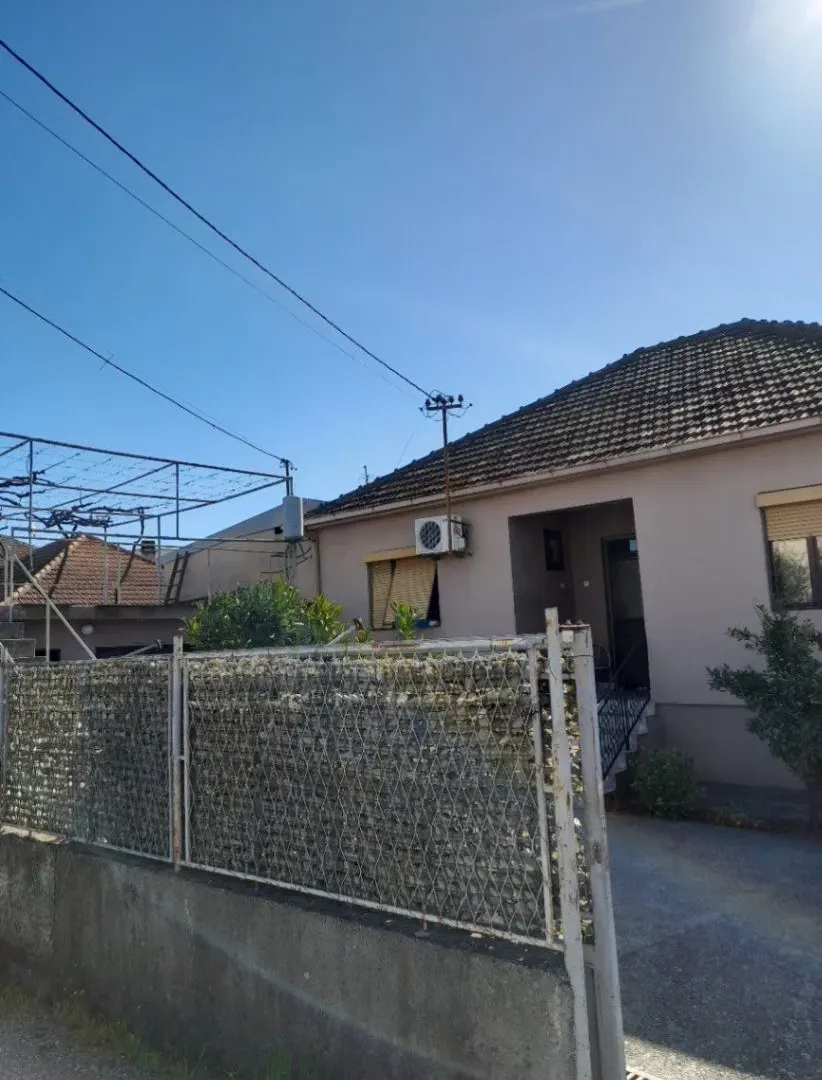 Sale, house, 175m², Tološi, Podgorica