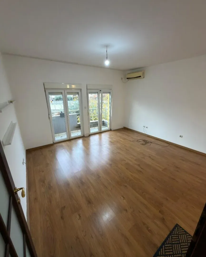 Izdavanje, dvosoban stan, 74m², Donja Gorica, Podgorica