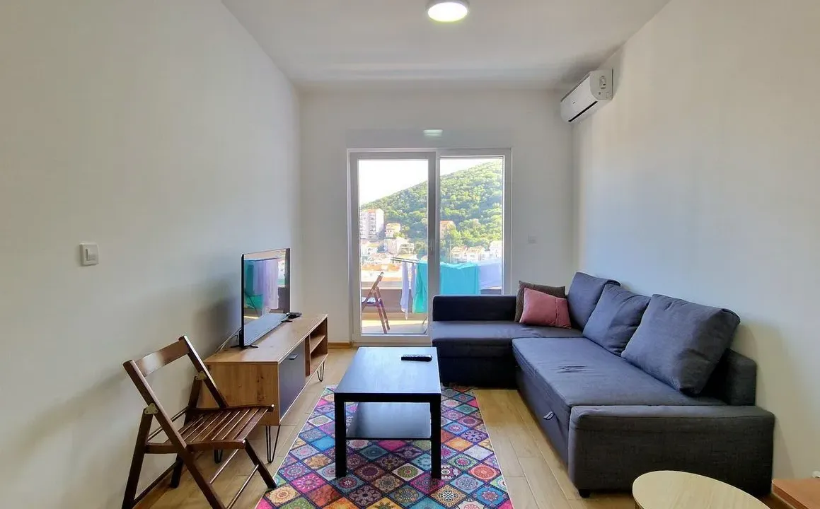 Izdavanje, jednosoban stan, 44m², Budva, Crna Gora