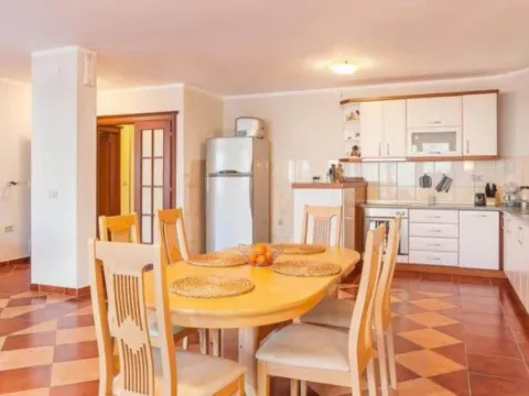 Prodaja, trosoban stan, 132m², Stoliv, Kotor - image 4