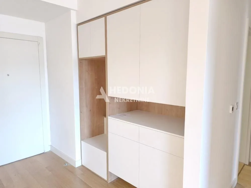 Sale, two bedroom apartment, 58m², Lion, Zvezdara Sve Podlokacije