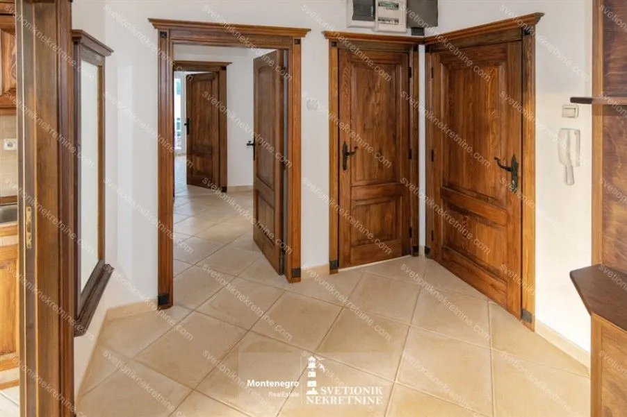 Prodaja, trosoban stan, 118m², Topla, Herceg Novi