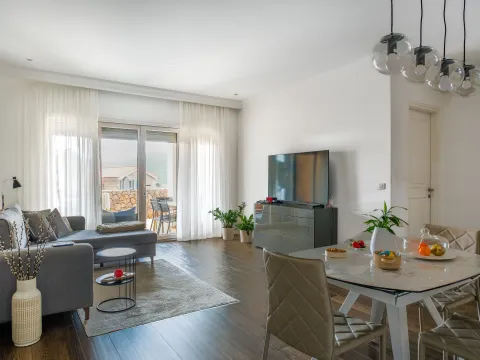 Prodaja, jednosoban stan, 90m², Luštica Bay, Tivat - image 2