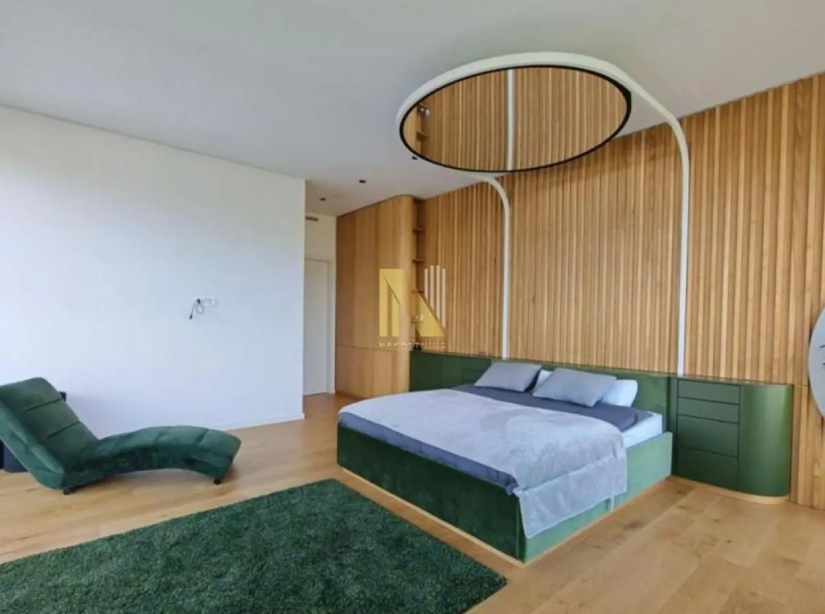 Prodaja, četvorosoban stan, 184m², Savski Venac, Beograd