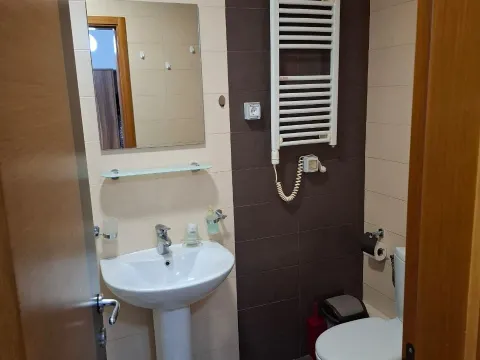 Izdavanje, jednosoban stan, 50m², Stari Aerodrom, Podgorica - image 7