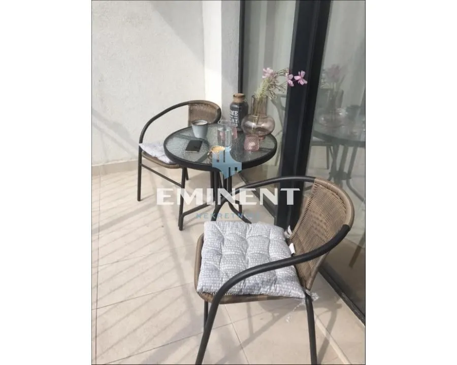 Izdavanje, trosoban stan, 86m², Savski Venac, Beograd