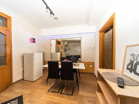 Izdavanje, jednosoban stan, 40m², Krivi Most, Podgorica - image 4