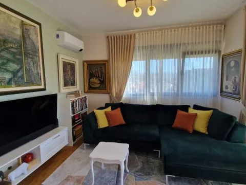 Prodaja, dvosoban stan, 64m², Podgorica, Crna Gora