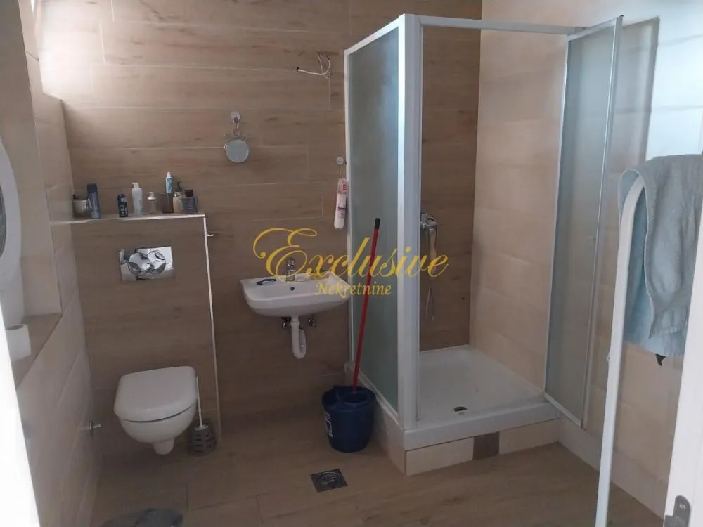 Prodaja, četvorosoban stan, 77m², Lekino Brdo, Voždovac Sve Podlokacije