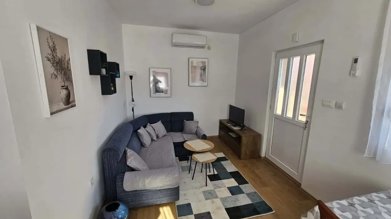 Izdavanje, jednosoban stan, 38m², Zagorič, Podgorica