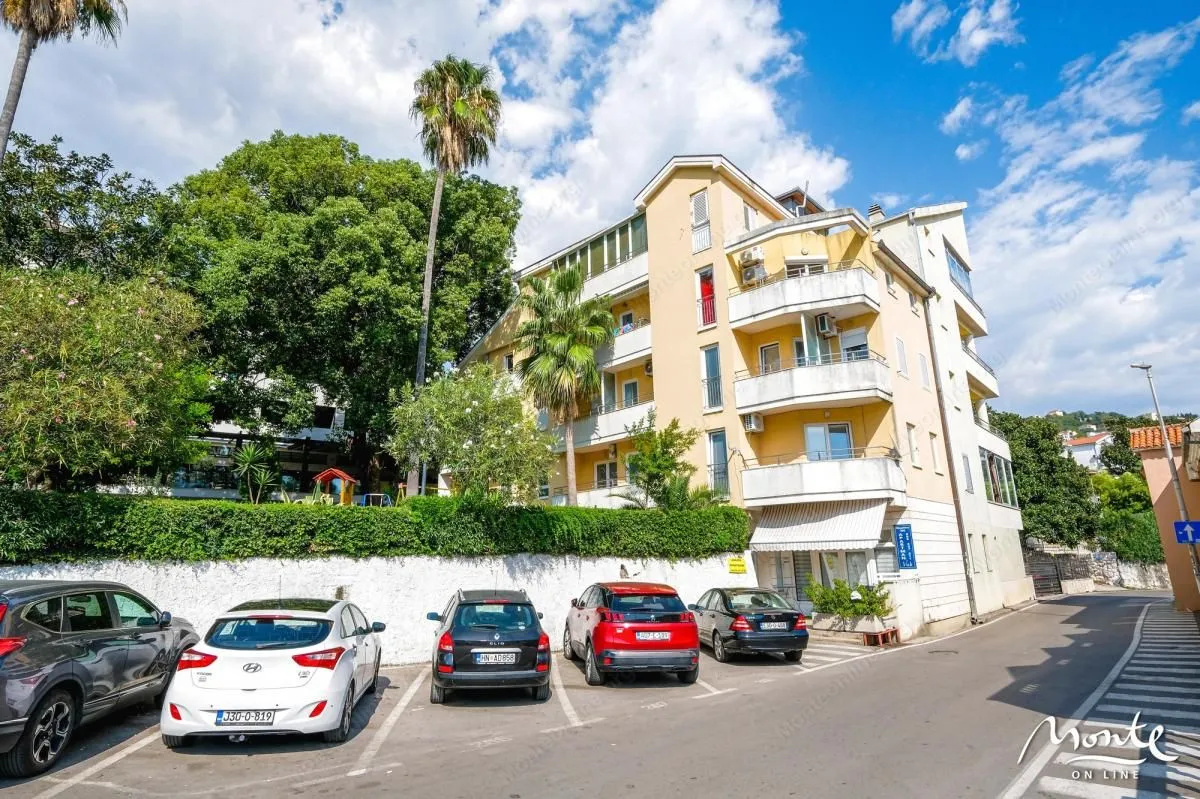 Prodaja, jednosoban stan, 64m², Igalo, Herceg Novi