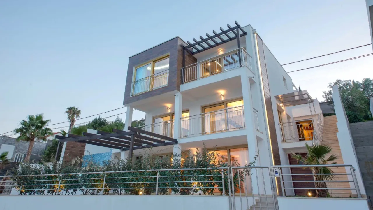 Sale, house, 300m², Krašići, Tivat