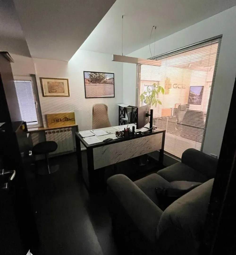 Prodaja, četvorosoban stan, 87m², Južni Bulevar, Vračar Sve Podlokacije