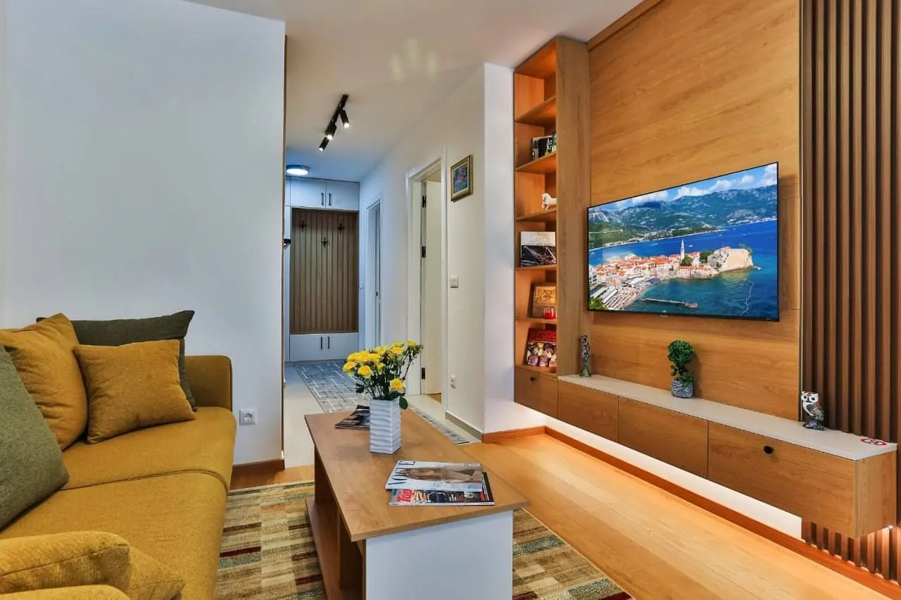 Izdavanje, jednosoban stan, 47m², Rozino, Budva