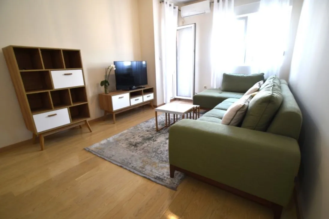 Izdavanje, jednosoban stan, 46m², City Kvart, Podgorica