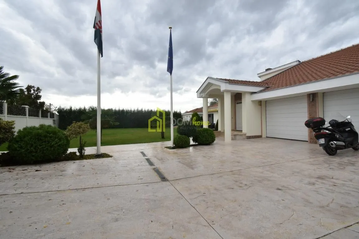 Rent, house, 212m², Donji Kokoti, Podgorica