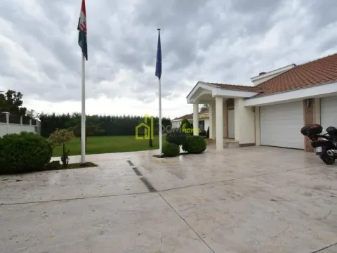Rent, house, 212m², Donji Kokoti, Podgorica - image 27
