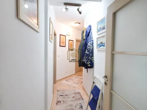 Izdavanje, trosoban stan, 96m², Stari Aerodrom, Podgorica - image 7