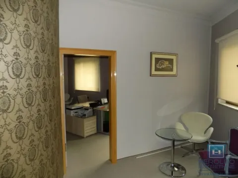 Izdavanje, poslovni prostor, 270m², 7. juli, Paraćin - image 28