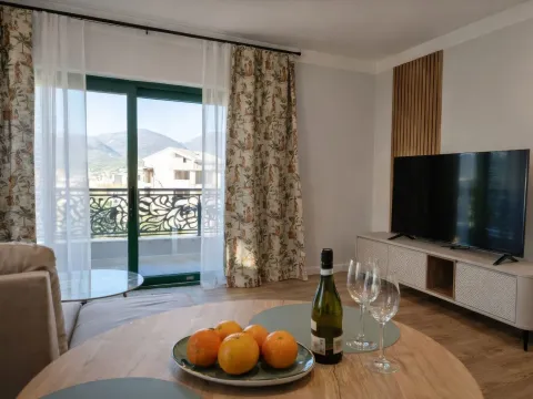 Rent, two bedroom apartment, 93m², Donja Lastva, Tivat - image 3