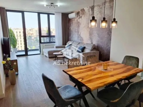Izdavanje, trosoban stan, 86m², Savski Venac, Beograd