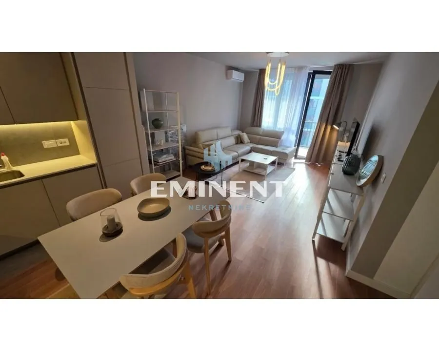 Izdavanje, dvosoban stan, 56m², Savski Venac, Beograd