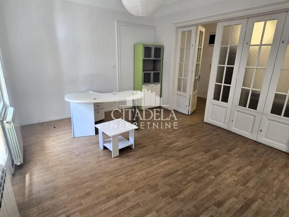 Rent, four bedroom apartment, 123m², Stari Grad, Beograd