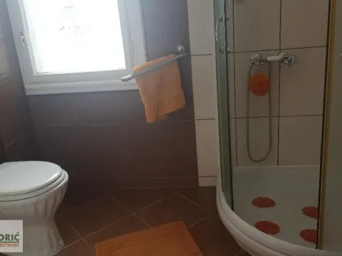 Izdavanje, četvorosoban stan, 120m², Stari Grad, Beograd - image 13