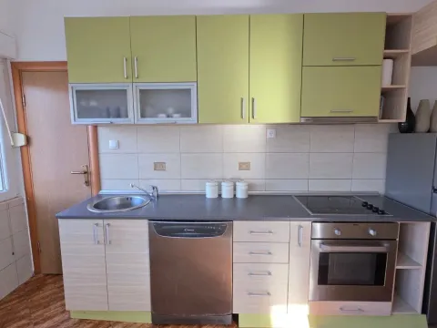 Rent, three bedroom apartment, 80m², Seljanovo, Tivat - image 4