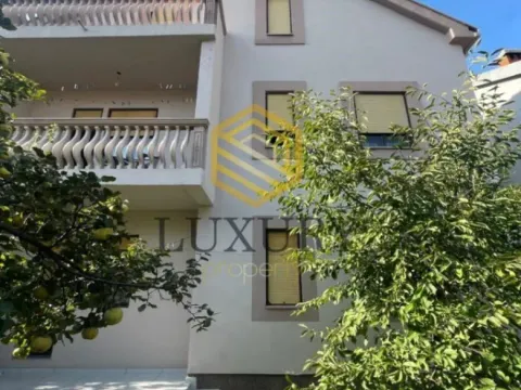 Prodaja, kuća, 250m², Stari Aerodrom, Podgorica - image 9