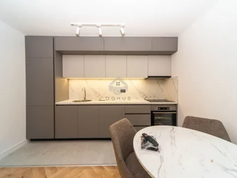 Izdavanje, dvosoban stan, 70m², Stari Aerodrom, Podgorica - image 3