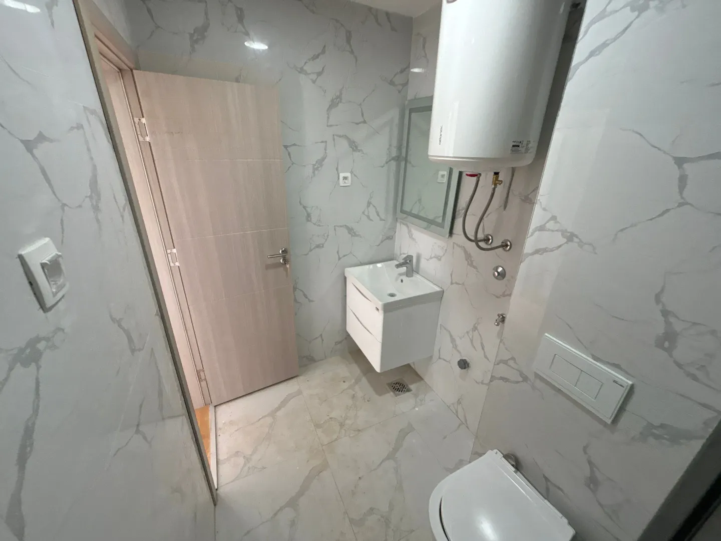 Prodaja, jednosoban stan, 43m², Podkošljun, Budva
